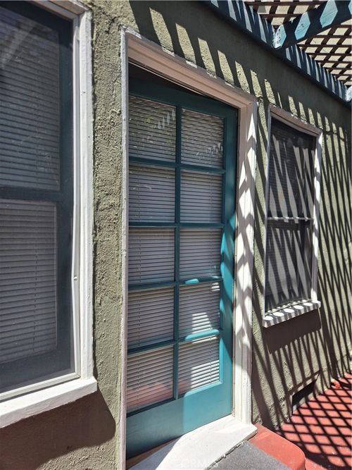 apt-10-942 E 2nd St, Long Beach, CA, 90802-5323 | Card Image