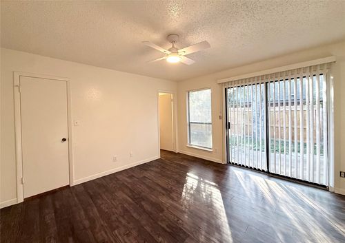 b-3411 Minnie St, Austin, TX, 78745-6733 | Card Image