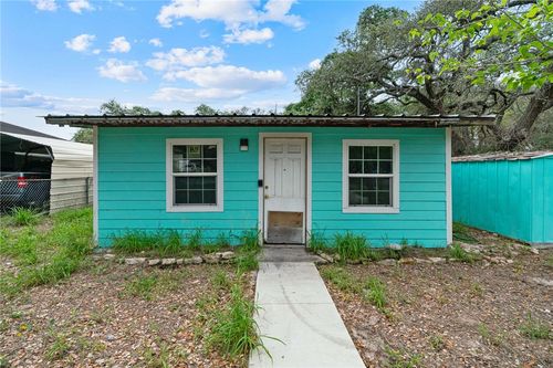 921 N Terry Street, Rockport, TX, 78382 | Card Image