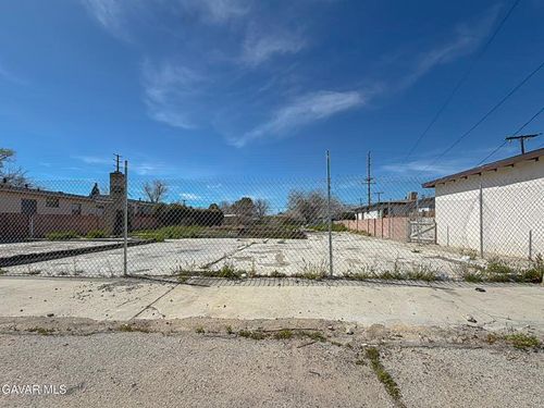 45356 10th Street W, Lancaster, CA, 93534 | Card Image