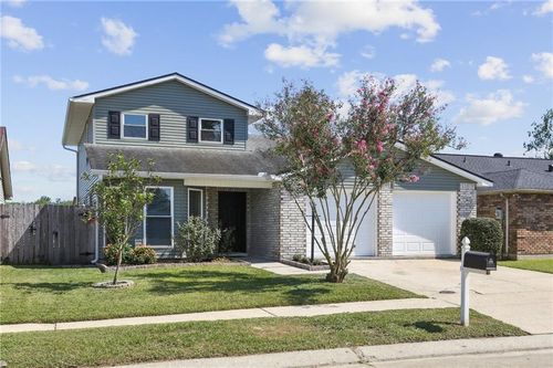 929 Kingsway Dr E, Gretna, LA, 70056-3080 | Card Image