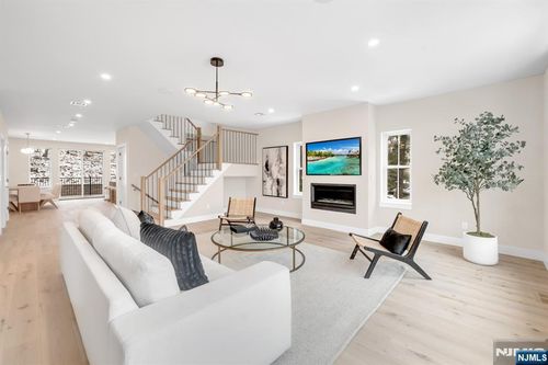 188 Broadway, Woodcliff Lake, NJ, 07677 | Card Image