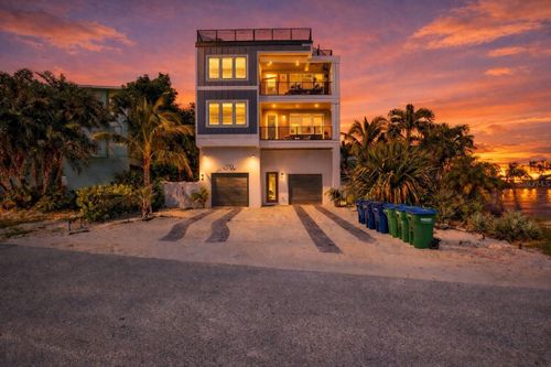 100 12th St N, BRADENTON BEACH, FL, 34217-2306 | Card Image