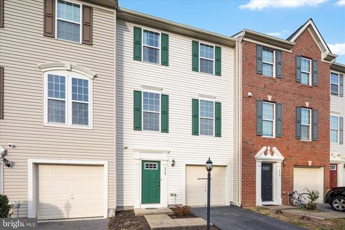 208 Fiesta Dr, STEPHENSON, VA, 22656-1880 | Card Image