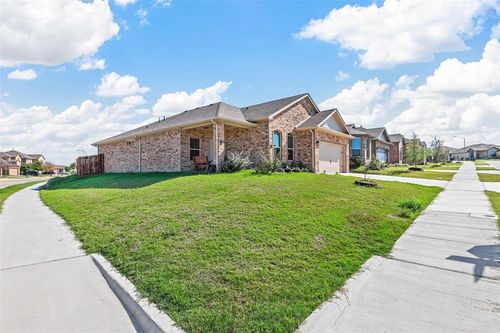 8640 Caldera Lane, Fort Worth, TX, 76131 | Card Image