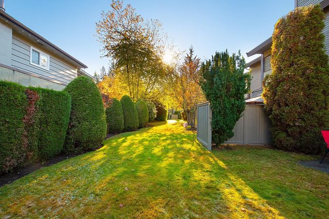 1131 Montroyal Boulevard, Townhouse with 3 bedrooms, 2 bathrooms and 2 parking in North Vancouver BC | Image 28
