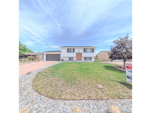 1624 Longbranch St, Strasburg, CO, 80136-7704 | Card Image