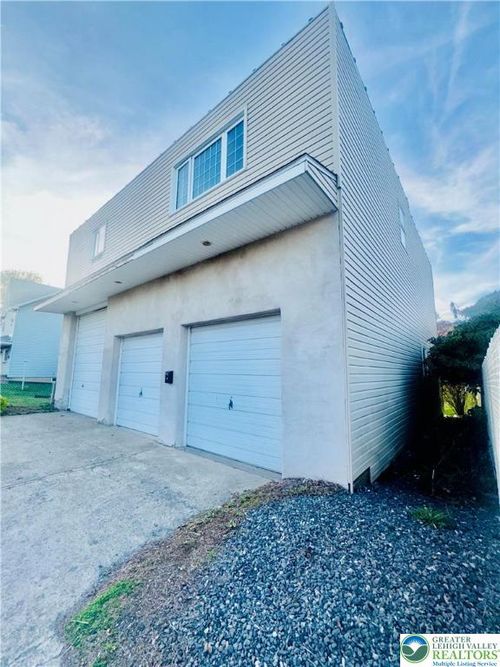 1117 Burton St, Freeland, PA, 18224-1303 | Card Image