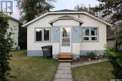 317 4th Ave, Wapella, SK, S0G | Card Image