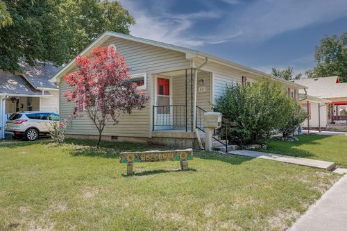 801 E 7th Ave, Winfield, KS, 67156-2918 | Card Image