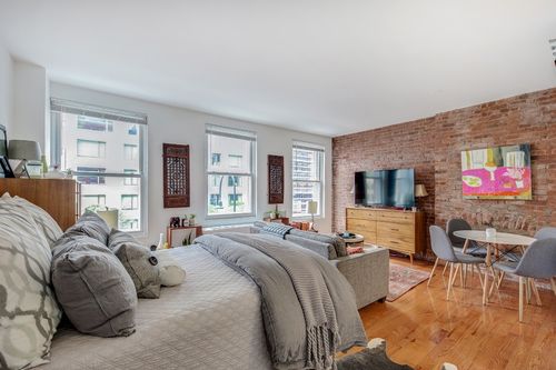 4g-350 W 14th St, New York, NY, 10014-5065 | Card Image