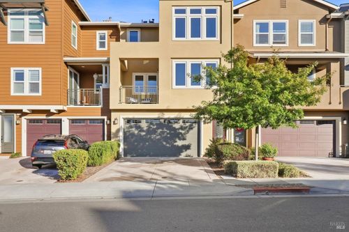 634 Jade St, Petaluma, CA, 94952-5318 | Card Image