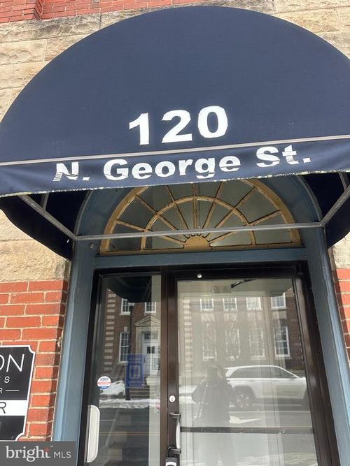 ste-200-120 N George St, CHARLES TOWN, WV, 25414-1557 | Card Image