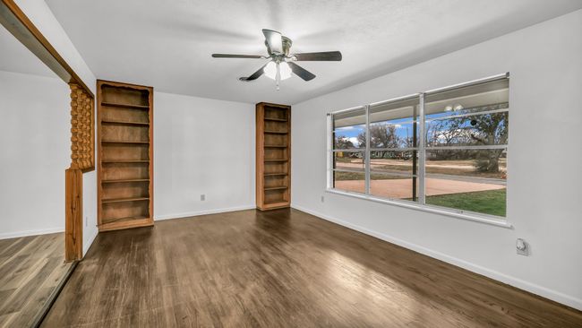 Front living room | Image 6