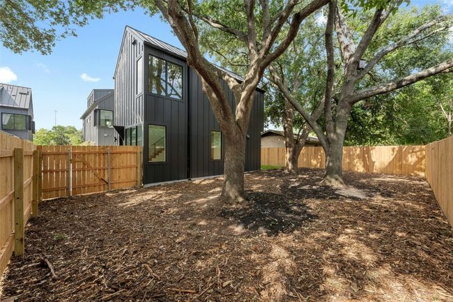 B - 2010 Gathright Cv, House other with 2 bedrooms, 3 bathrooms and 1 parking in Austin TX | Image 25