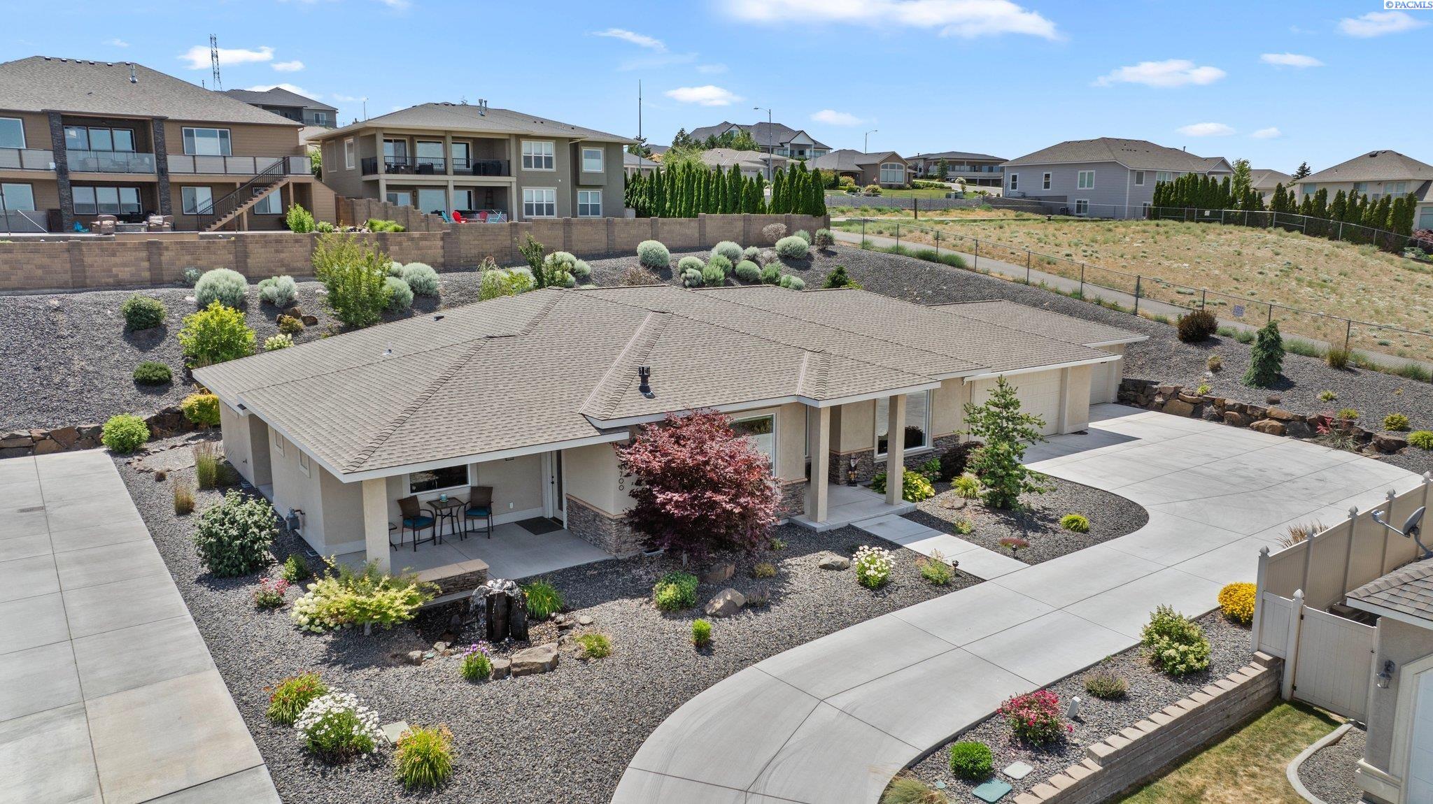 Neel St, Kennewick, WA 99337
