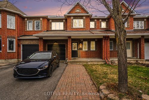 3 Collington St, Nepean, ON, K2G6X5 | Card Image