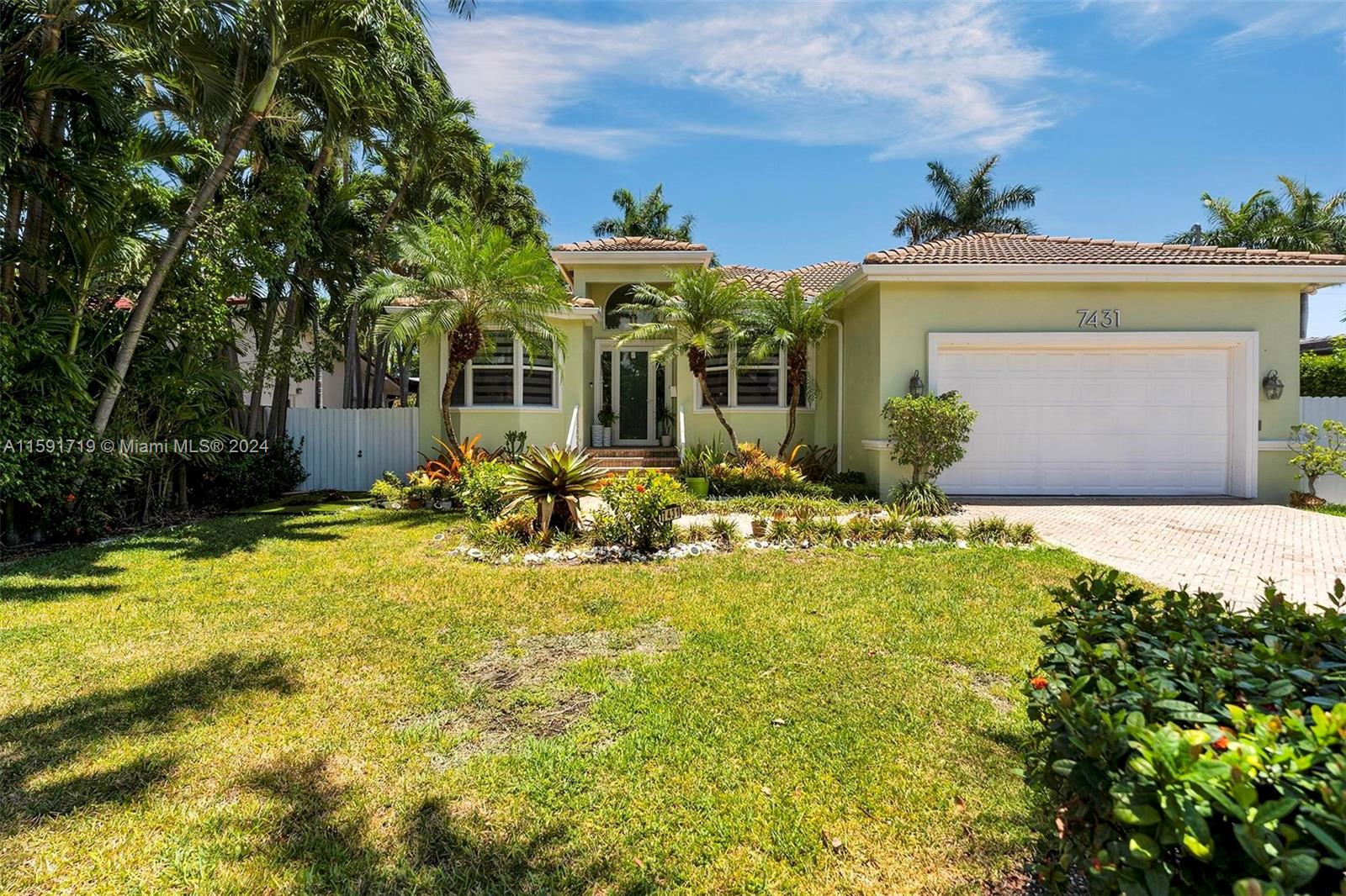 Center Bay Dr, North Bay Village, FL 33141