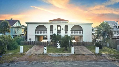 14 Jamaica Dr, Rockport, TX, 78382-3718 | Card Image