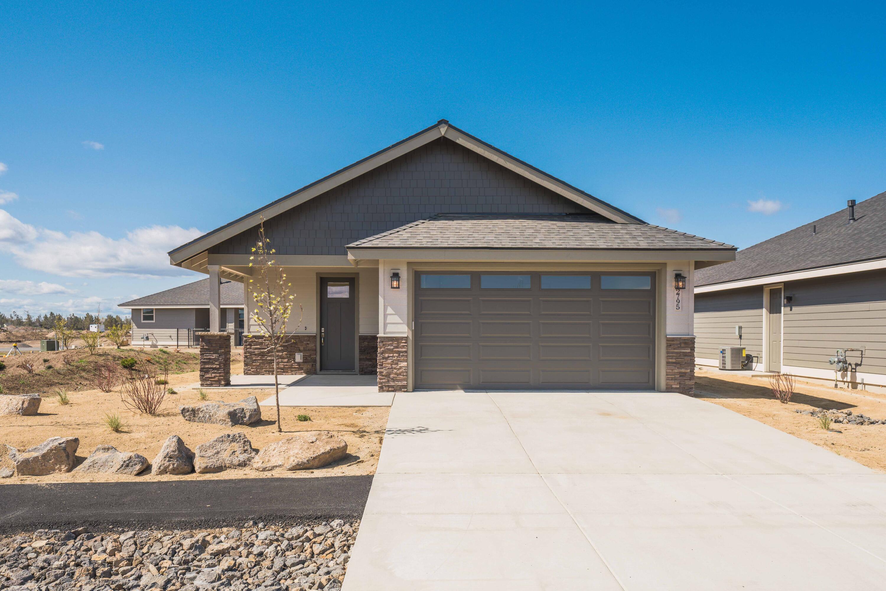 Redwood Cir, Redmond, OR 97756