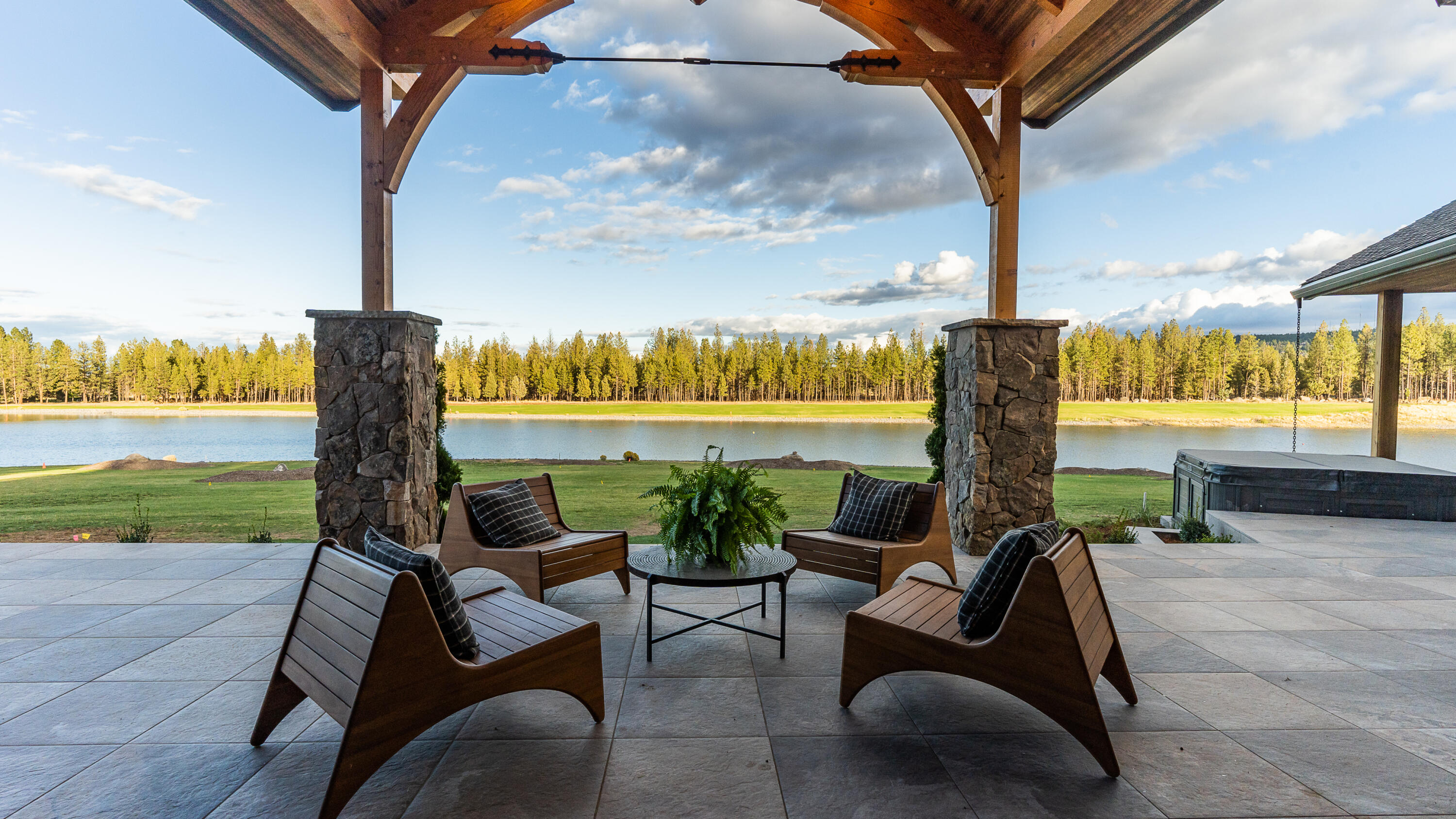 Shoreline Dr, Bend, OR 97703