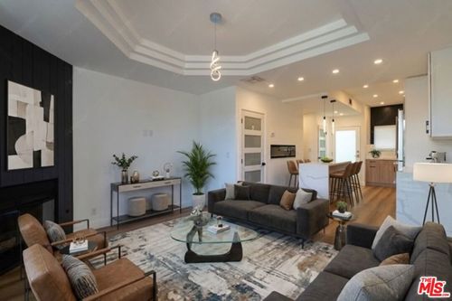 11-2500 Abbot Kinney Boulevard, Venice, CA, 90291 | Card Image