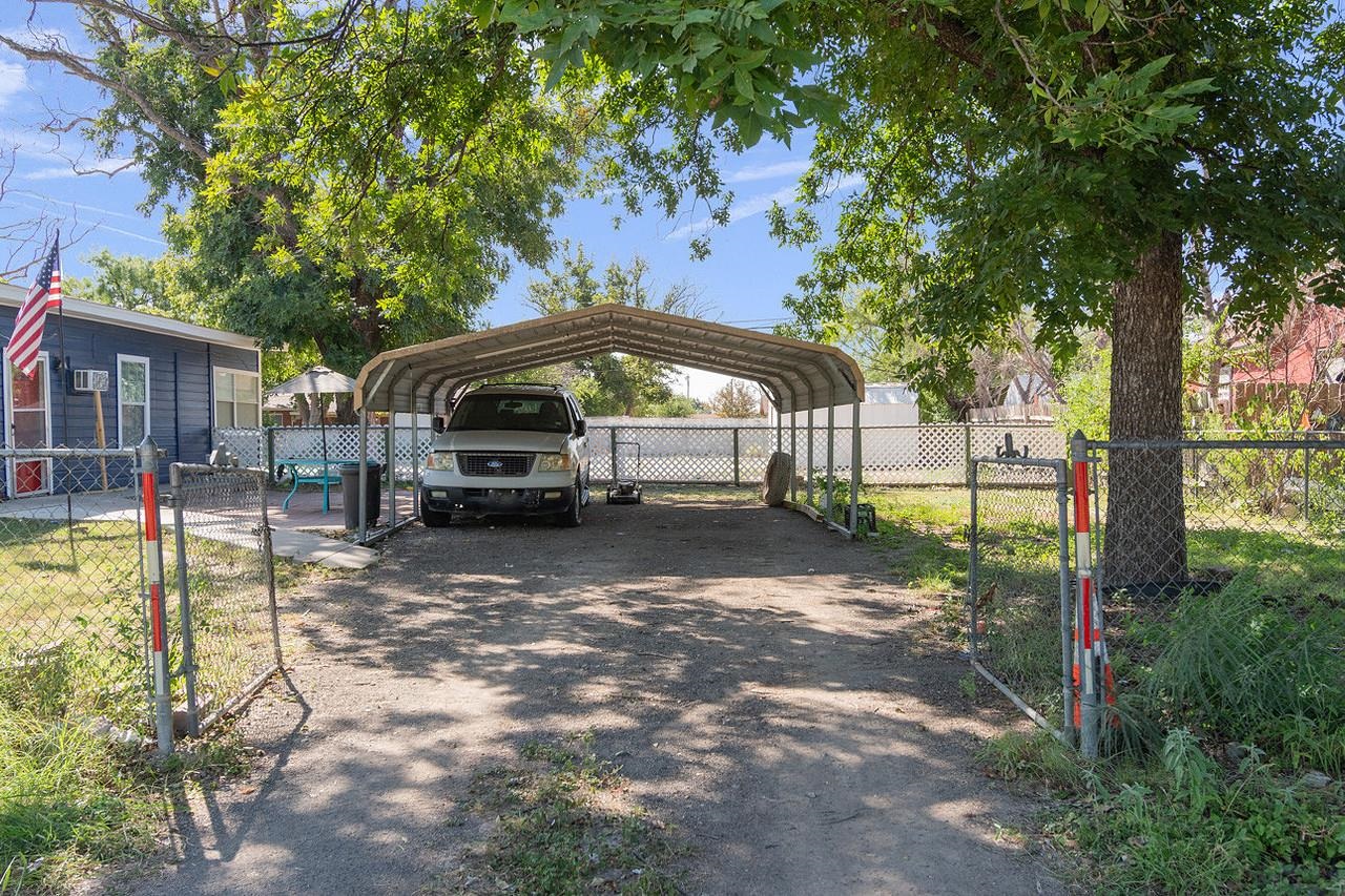 Residential in Del Rio 5