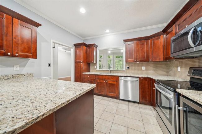 171 Riverview Trl, Condo with 3 bedrooms, 4 bathrooms and 2 parking in Roswell GA | Image 6