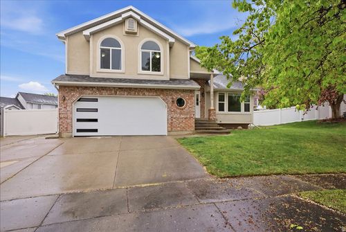 7975 Showcase Ln, Sandy, UT, 84094-7256 | Card Image