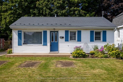 1582 9th Ave E, Owen Sound, ON, N4K3G3 | Card Image