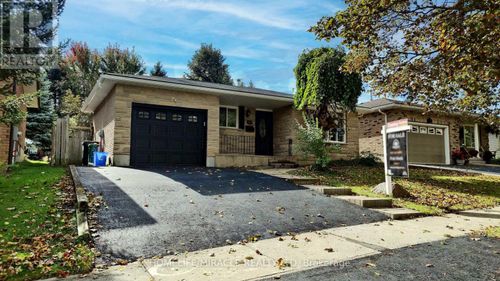149 Blackwell Drive, Kitchener, ON, N2N2R8 | Card Image