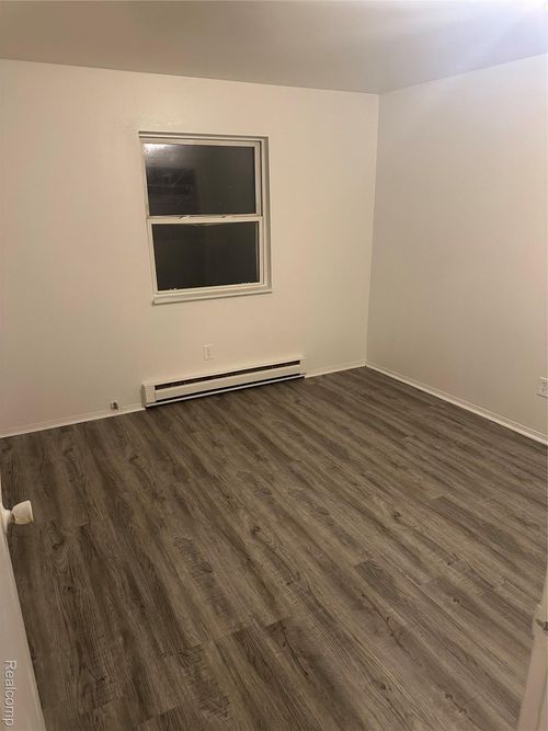 4476 3rd St, Columbiaville, MI, 48421-9138 | Card Image