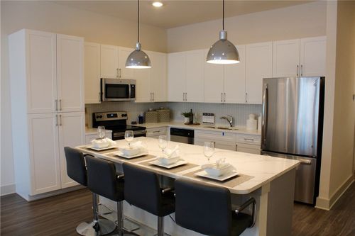 4c-1902 Moser Ave, Dallas, TX, 75206-7324 | Card Image