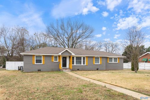 2303 Dogwood Ln Nw, Huntsville, AL, 35810-4014 | Card Image