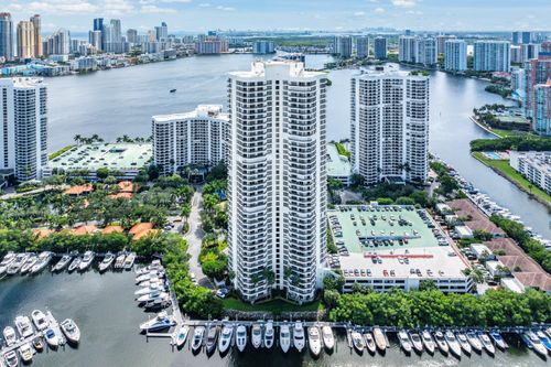 3500 Mystic Pointe Dr, Aventura, FL, 33180-2578 | Card Image