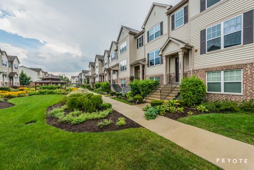 1252 Evergreen Ave, Des Plaines, IL, 60016-4321 | Card Image