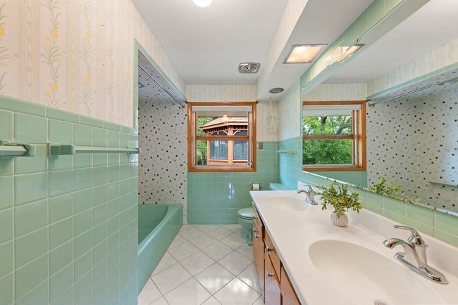714 80 Th St, House other with 4 bedrooms, 2 bathrooms and 4 parking in Downers Grove IL | Image 16