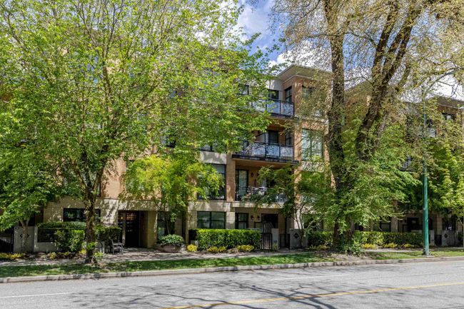 112 - 2065 W 12 Th Avenue, Condo with 1 bedrooms, 1 bathrooms and 1 parking in Vancouver BC | Image 1