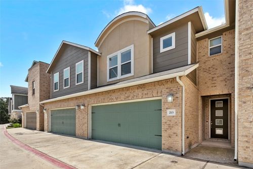 213 Bridgeford Dr, Austin, TX, 78745-6676 | Card Image