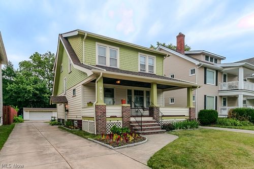 9815 Parkview Ave, Garfield Heights, OH, 44125-1523 | Card Image