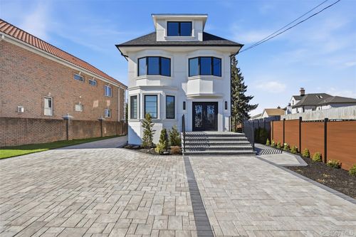 21029 28th Avenue, New York, NY, 11360 | Card Image