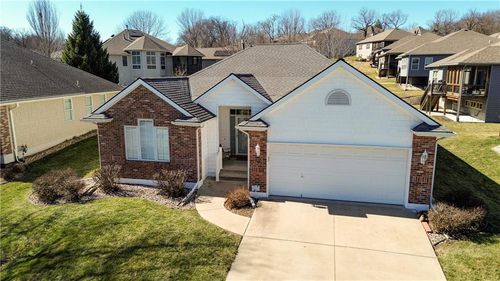 1904 S Davis Ave, Independence, MO, 64057-2099 | Card Image