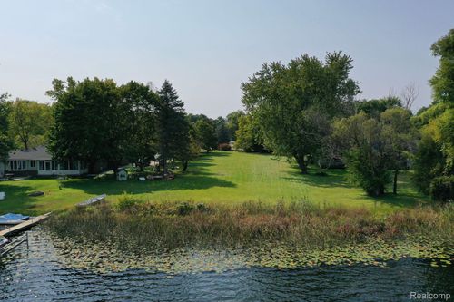 000 E Mi State Road 36, Hamburg, MI, 48139 | Card Image