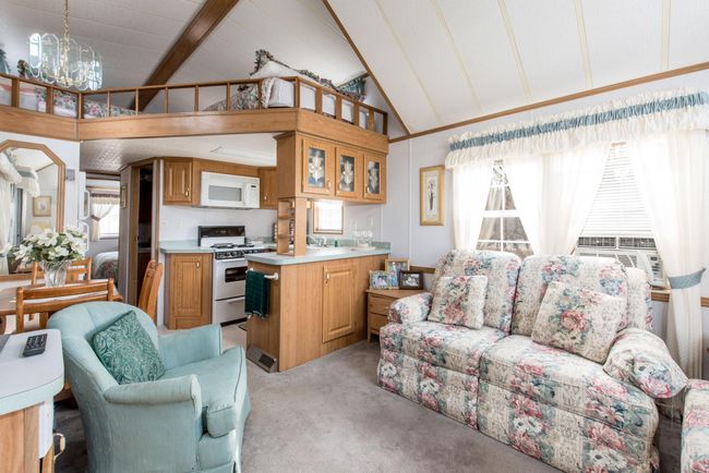 Living Room, Kitchen, Loft | Image 8