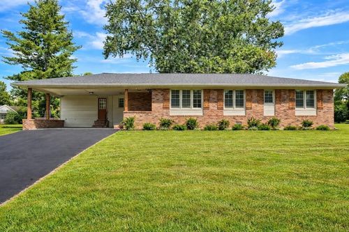 207 Donna Dr, Hopkinsville, KY, 42240-5217 | Card Image