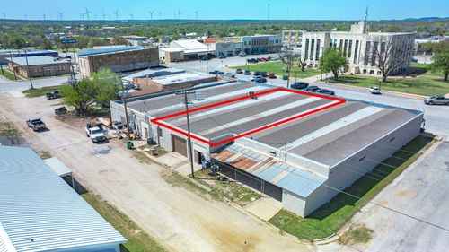 126 N Church St, Jacksboro, TX, 76458-1803 | Card Image