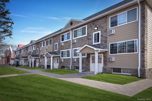 apt-j3-142 Covert Ave, Garden City, NY, 11530-4910 | Card Image