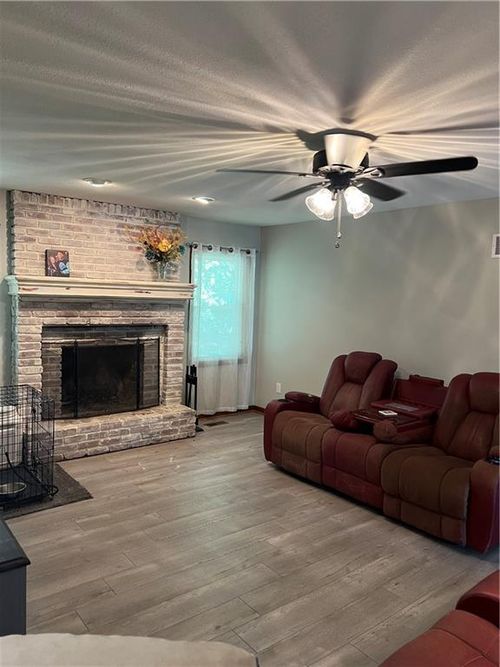 1414 Ne 69th Ter, Gladstone, MO, 64118-2872 | Card Image