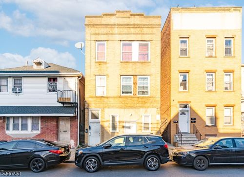 529 E Jersey St, Elizabethport, NJ, 07206-2213 | Card Image