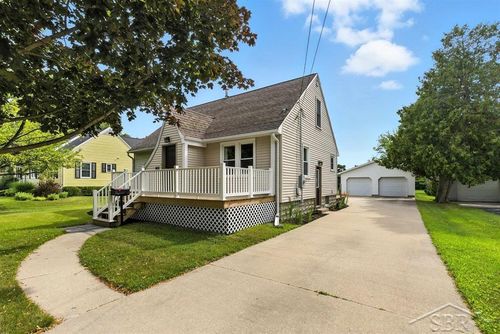 605 Scheurmann St, Essexville, MI, 48732-1284 | Card Image